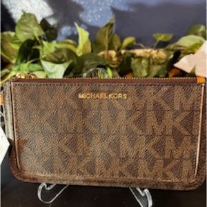 NWT Michael Kors Brown Signature Wristlet